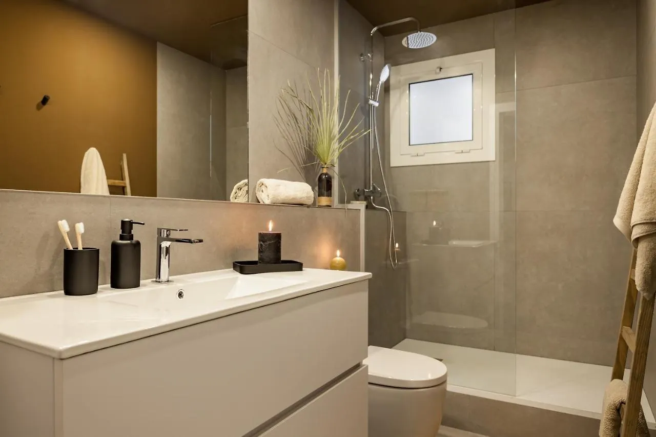 Taman - Three Bedroom Apartment In Casanova Street Barcelona