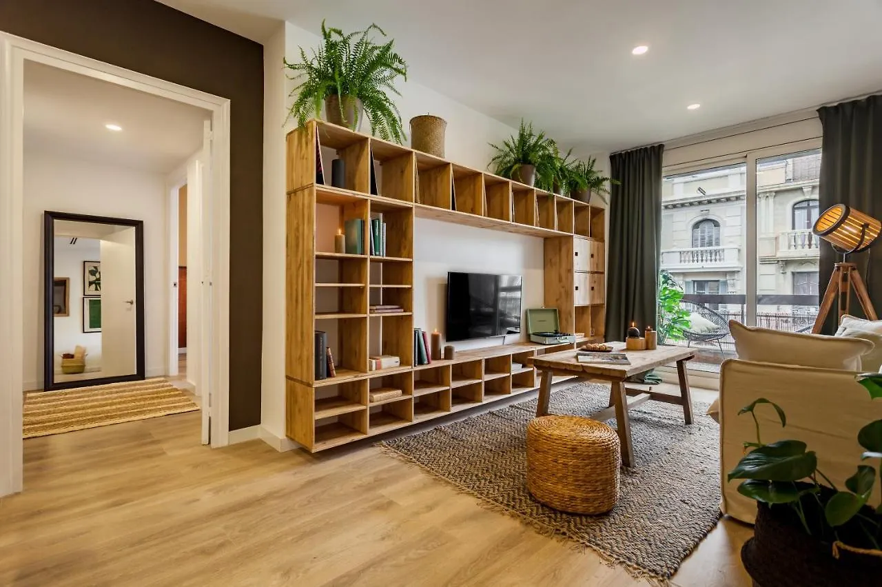Taman - Three Bedroom Apartment In Casanova Street Barcelona