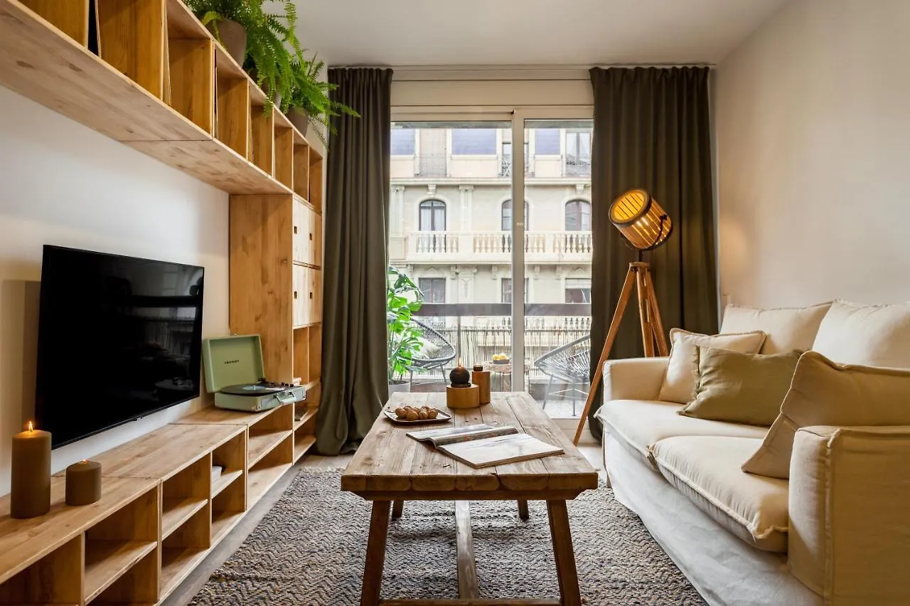Taman - Three Bedroom Apartment In Casanova Street Barcelona