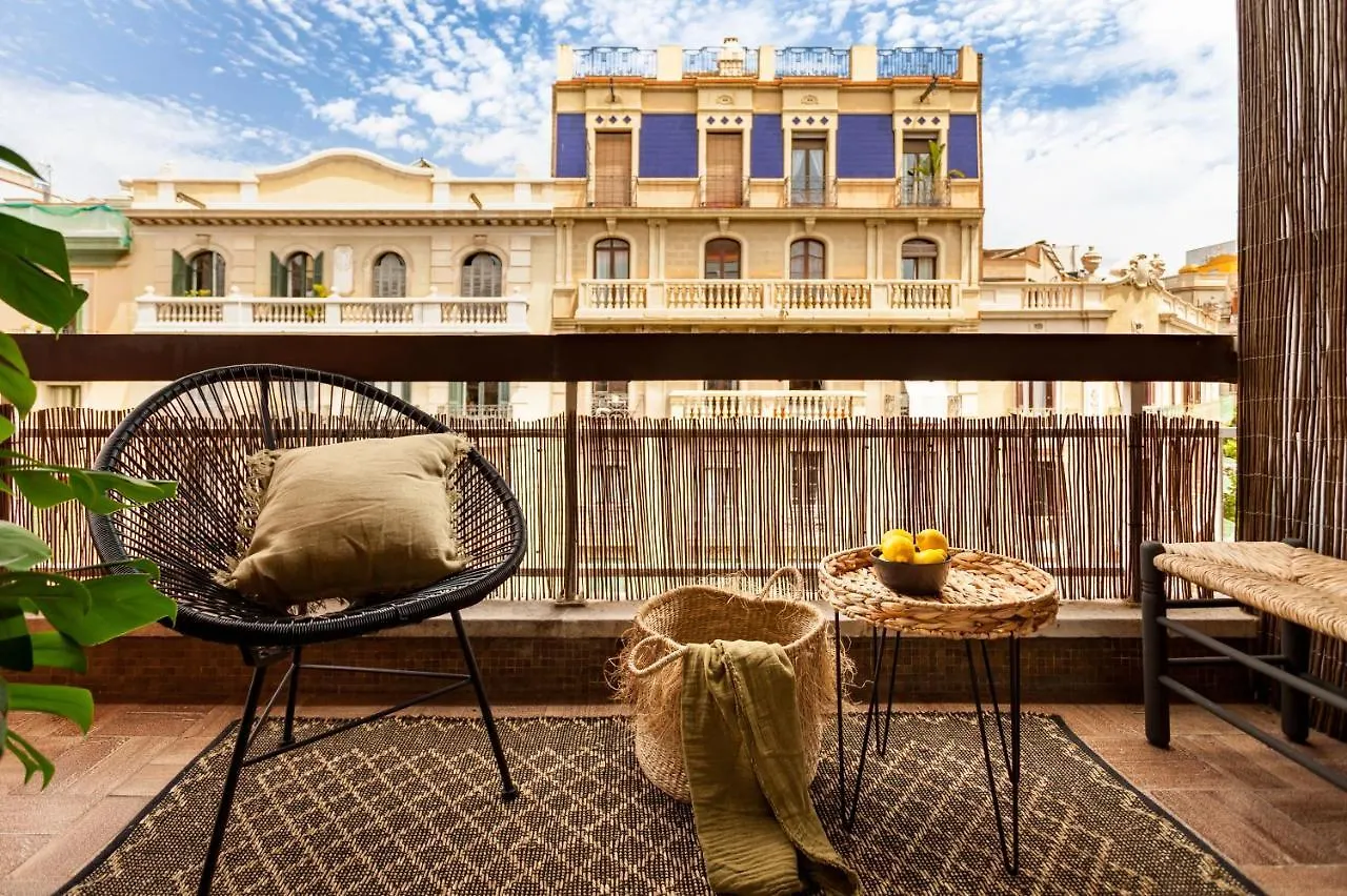 Taman - Three Bedroom Apartment In Casanova Street Barcelona